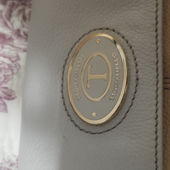 TIGNANELLO crossbody or wear at your waist travel purse creme/tan - Picture 4 of 4